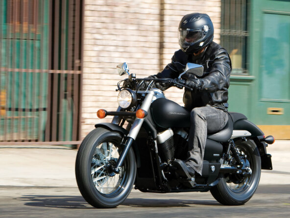 Honda VT750C2B Shadow Black Spirit